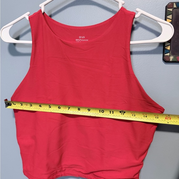 Red Sleeveless Cropped Tank Top - Picture 5 of 5